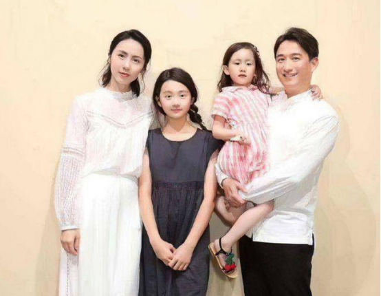 黄磊|黄多多翻车牵连父母,黄磊人设崩盘!再无翻身可能?