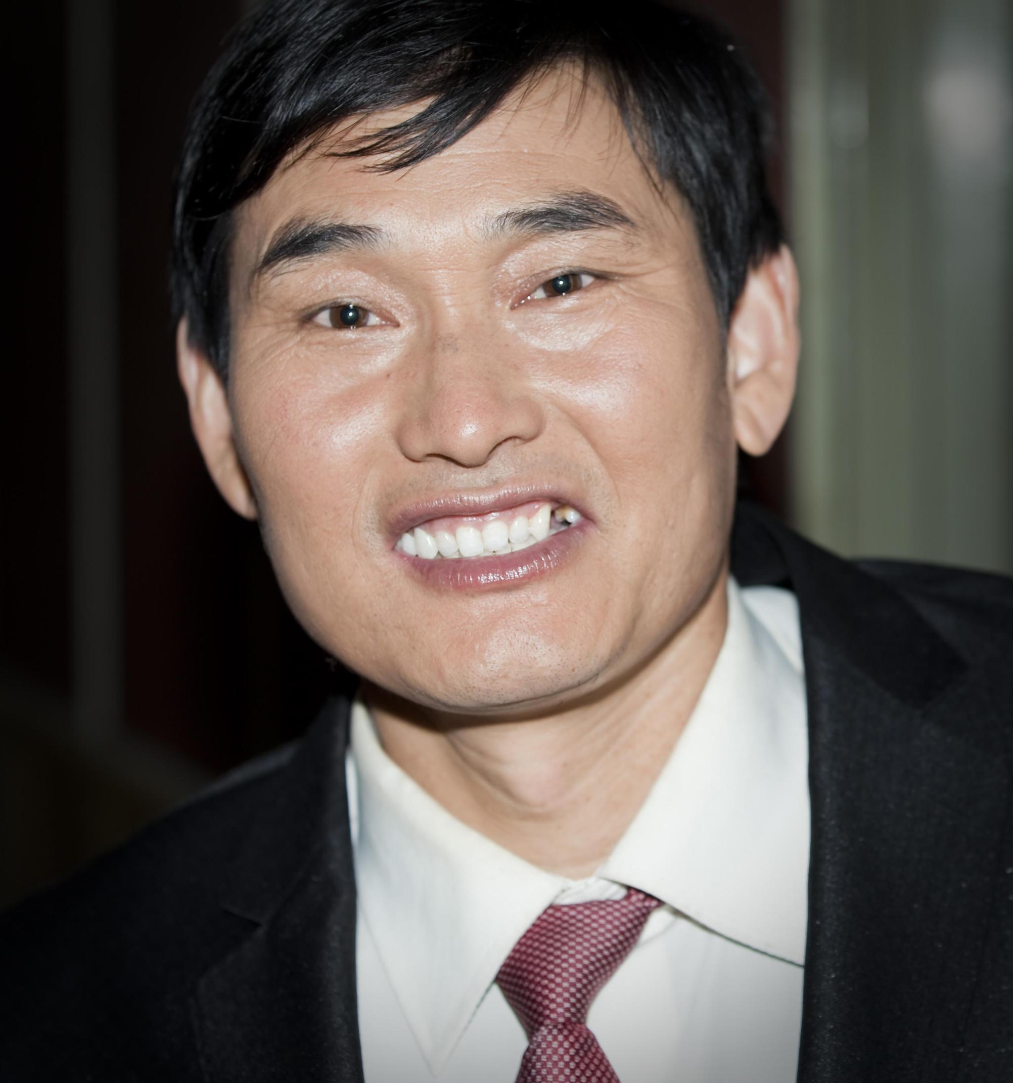 于文华不再隐瞒,坦白与朱之文间的特殊关系,我们只是普通朋友