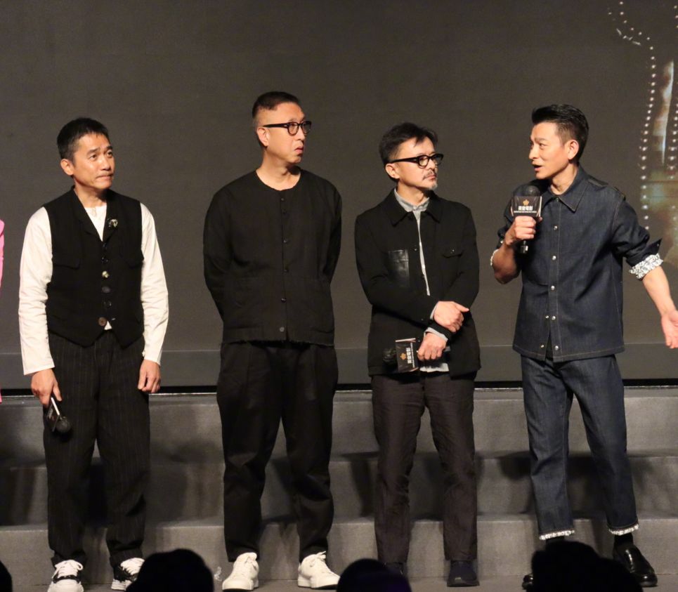 谢霆锋|谢霆锋一天官宣三部新片,与张学友同框笑容满面,脚上厚底鞋抢镜