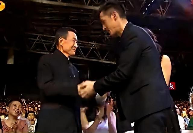 回顾：胡歌夫人黄曦宁近照曝光，现在终于知道胡歌为什么选她了