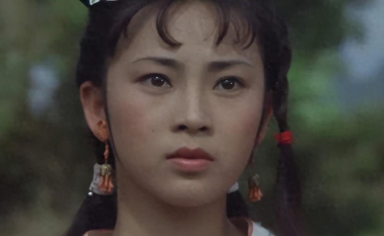 62岁的利智幸福难掩,被李连杰抛弃,住贫民窟10年的黄秋燕怎样了?