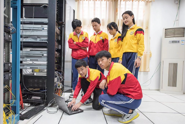 上职高等于没前途？北大教授的回答一针见血，网友：话糙理不糙