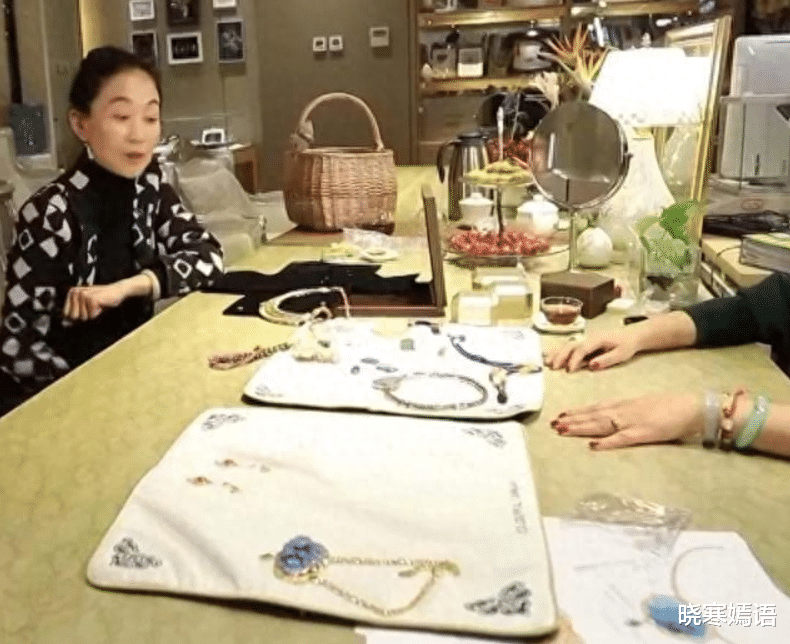 人间清醒陈瑾和哥哥相约不结婚不生育，20年不吃碳水，如今这样了