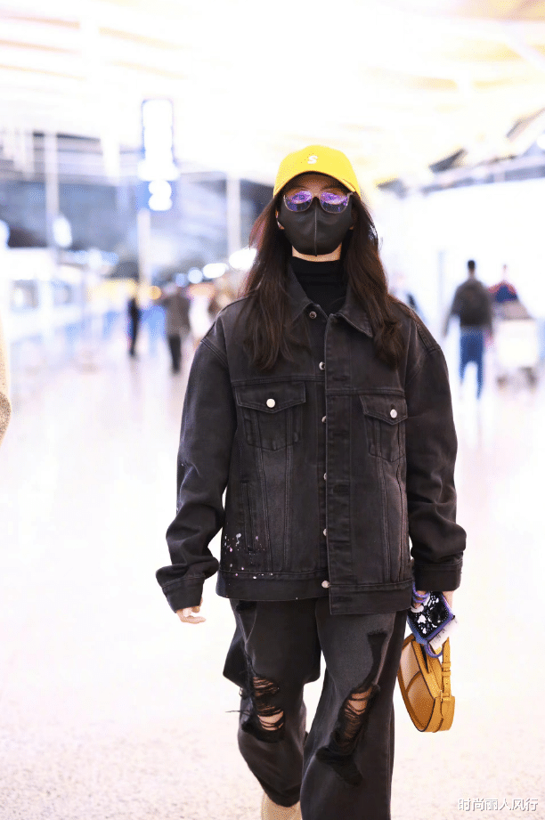 刘诗诗|刘诗诗高调亮相机场去米兰!走路带风一步顶别人两步长,穿搭好酷