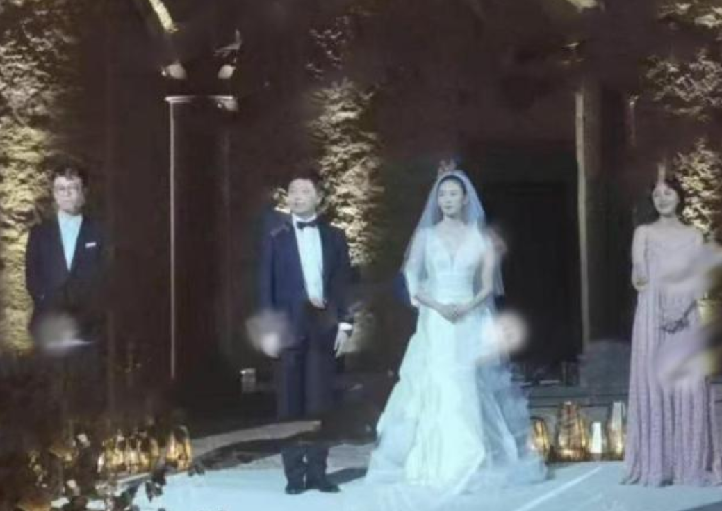 演员童瑶：在最好的年纪选择嫁人，婚后家庭事业两头旺