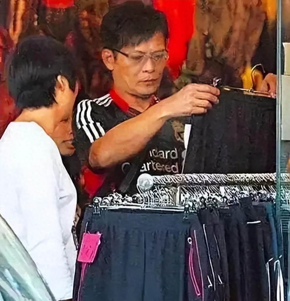 港媒称黄日华求婚女神，妻子去世只有三年，说好的终生不娶呢？