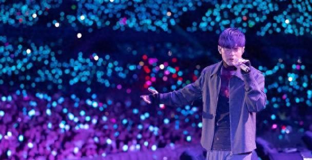 洋相百出！所谓的歌坛顶流，却一首代表作没有，这些明星不知羞吗