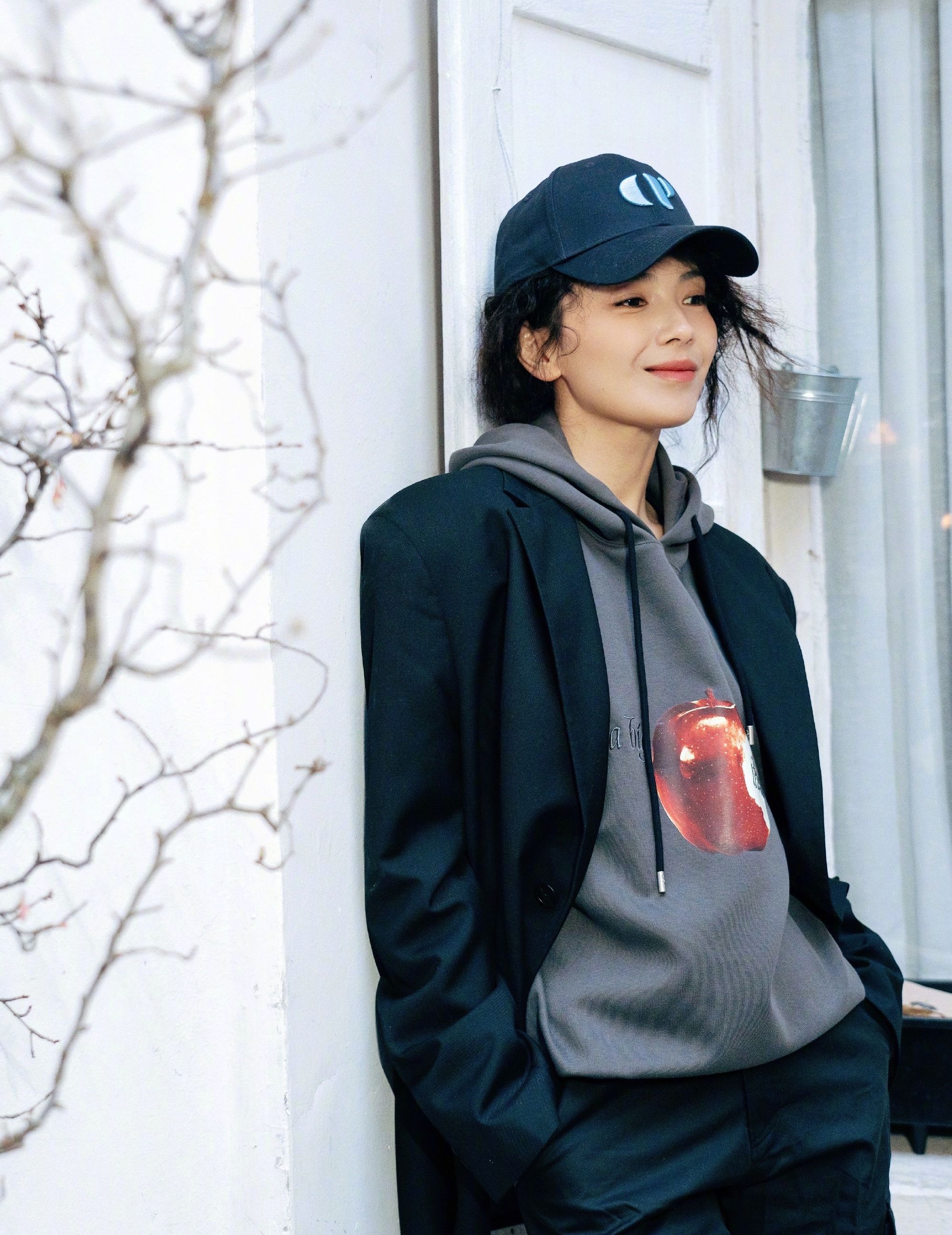 卷发|刘涛梳着卷发有多美?长发飘飘美艳迷人,职场大女人总算换风格了