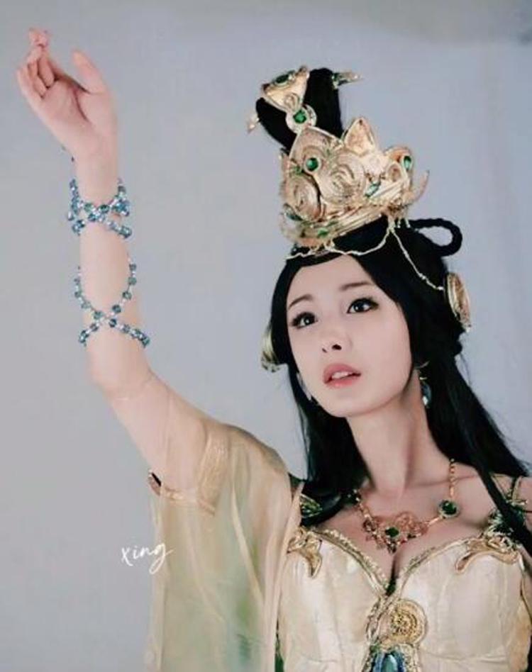 林青霞|同样是“敦煌风”造型，10位女明星放一起对比，颜值差距一目了然