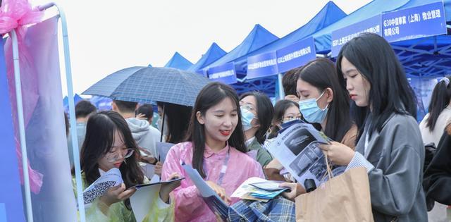 “邮政招聘”面向毕业生开放,福利待遇没得挑,大专生有机会报考