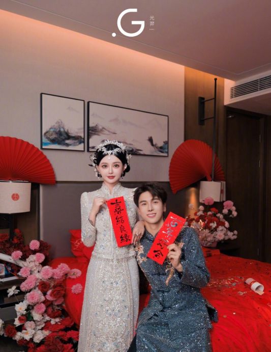 韩安冉再次举办婚礼,女方妈妈表情无奈,网友:婚礼致辞都能背了