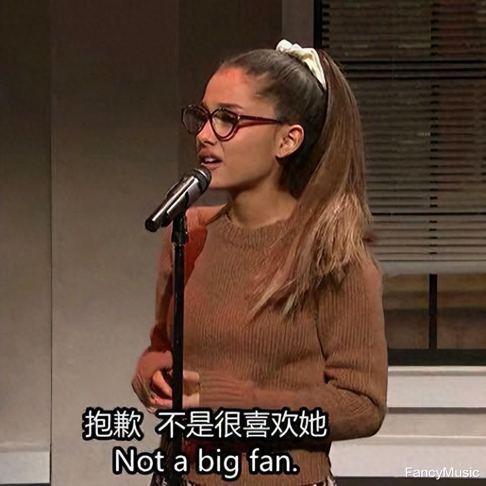 傻脸娜:新男友是比伯好友,官宣恋情送女方廉价戒指,粉丝很担忧