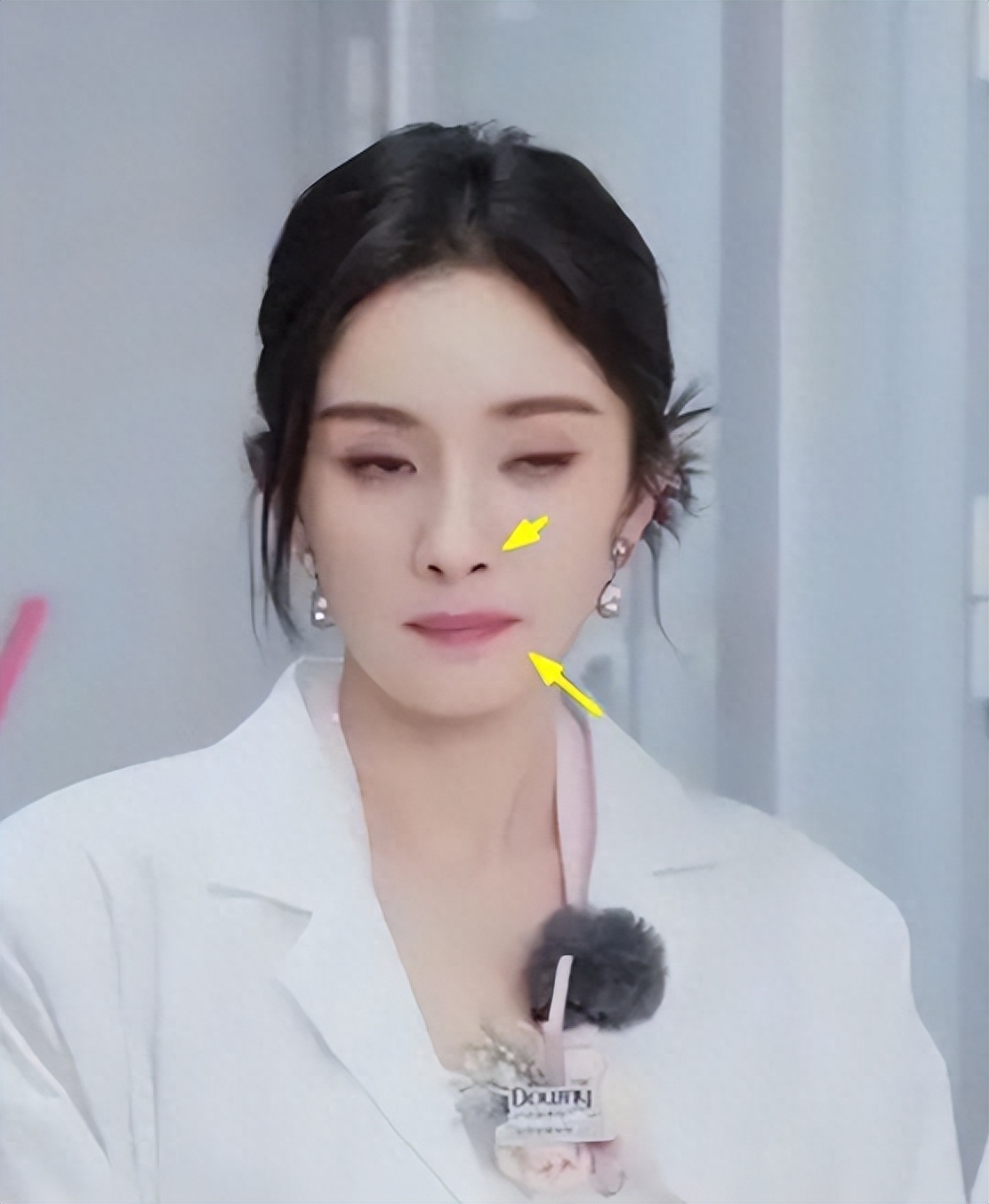 杨幂直播引争议,生图尽显老态,全程高冷被指耍大牌