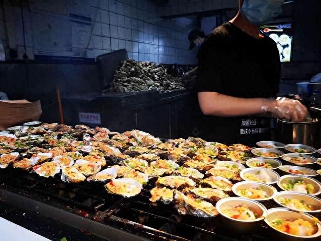 生蚝|2000元一口的法国生蚝,在中国3元1个吃到吐,法媒:我们也想要!