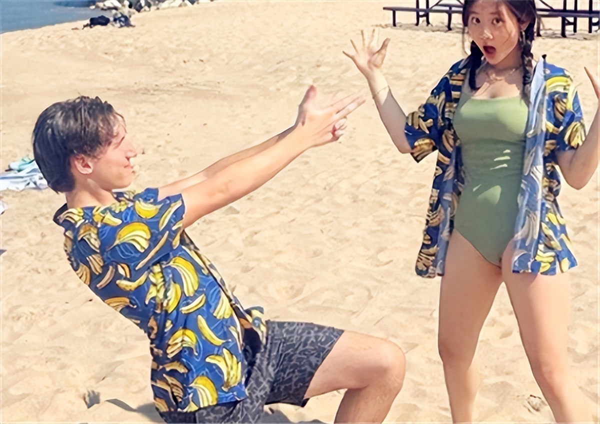 黄多多留美后放飞自我,找男友穿情侣装,秀傲人身材!黄磊有点尴尬