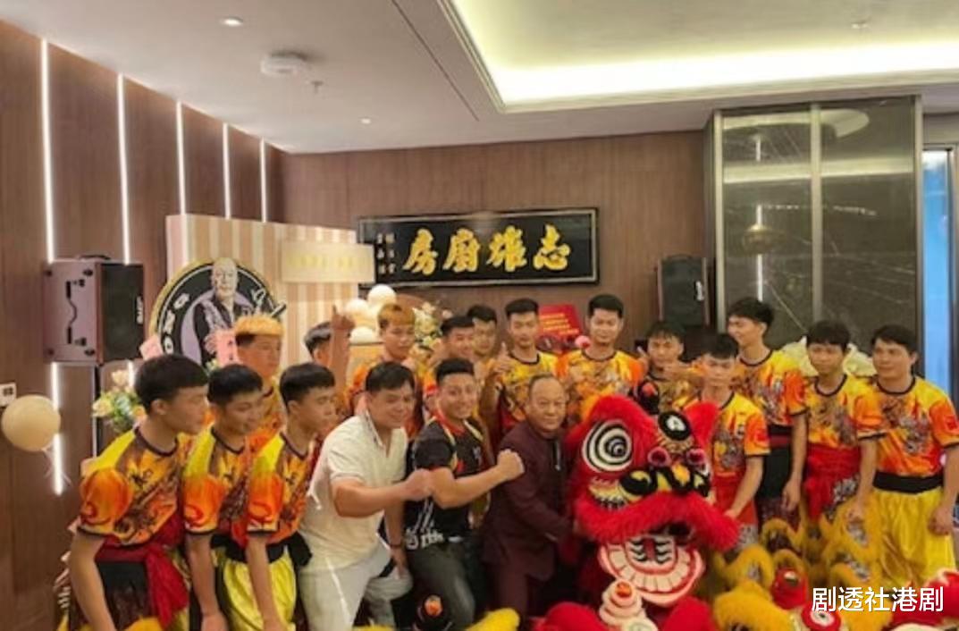 生意失败?知名港星被曝深圳餐厅突然倒闭,店铺内东西更已全清空