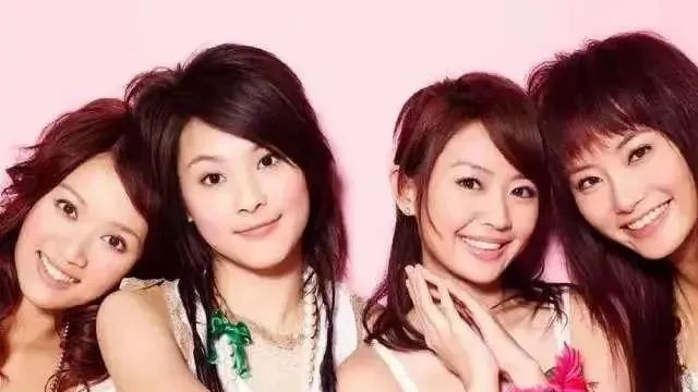 国外约会被拍，悄悄冻卵嫁人，秒删微博…