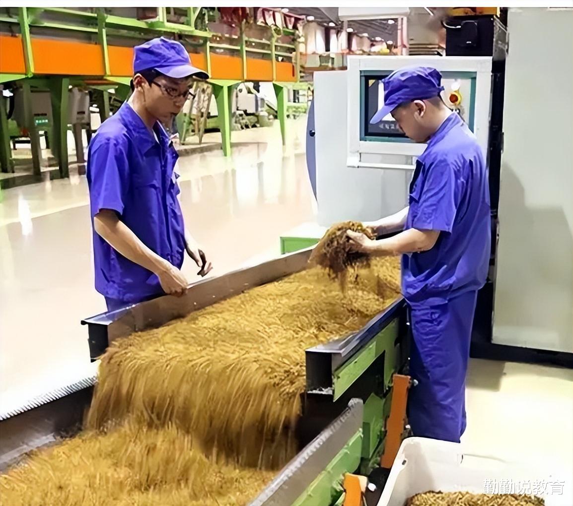 多地烟草局发布新规:直系三代亲属不得应聘,可能与张雪峰有关系