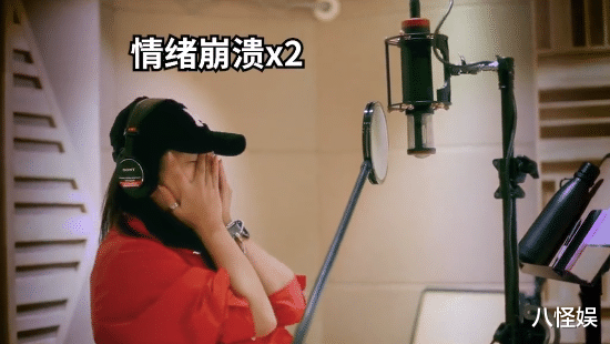 贾静雯|何洁公开一家五口幸福日常,仨孩子颜值差异大,小女儿最像妈妈