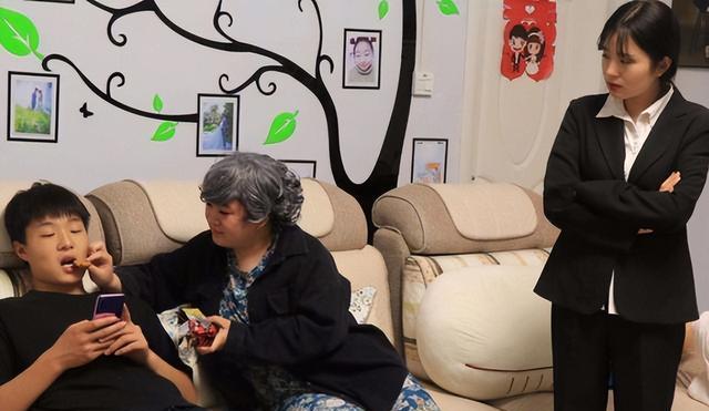伊隆·马斯克|又一“新型啃老”出现：孩子不工作也不伸手要钱，3000块能活一年
