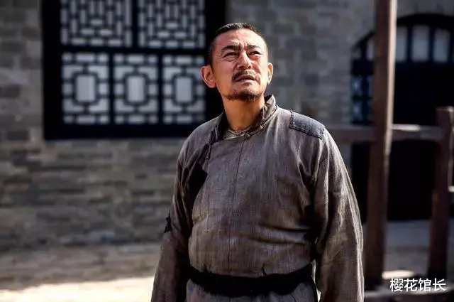 教师|合肥招教师4万多人报名,厦门25万年薪招教师遇冷,没编制真不行