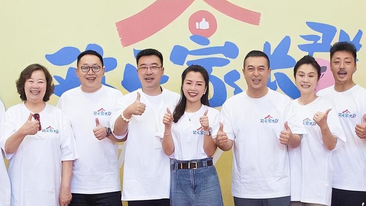 熬夜追剧新选择！40集家庭大剧今日开播，预定年度爆款黑马！