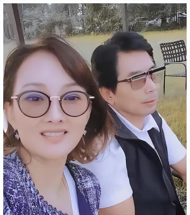 |从春晚常客到下嫁普通人，最终因“整容”自毁前途，牛莉后悔吗？