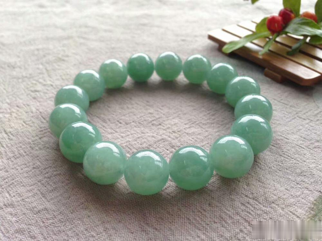 翡翠手串|你的手串有多少颗?你知道它具体的寓意吗