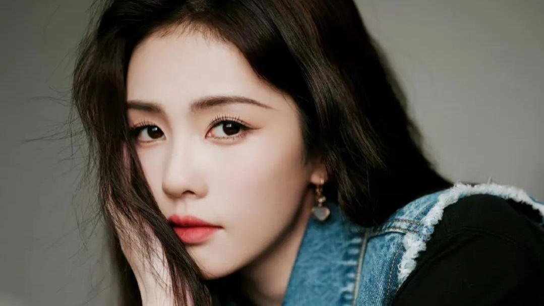 白鹿|白鹿厌女言论翻车！怒告数名网友、强行捂嘴素人，路人缘彻底崩坏