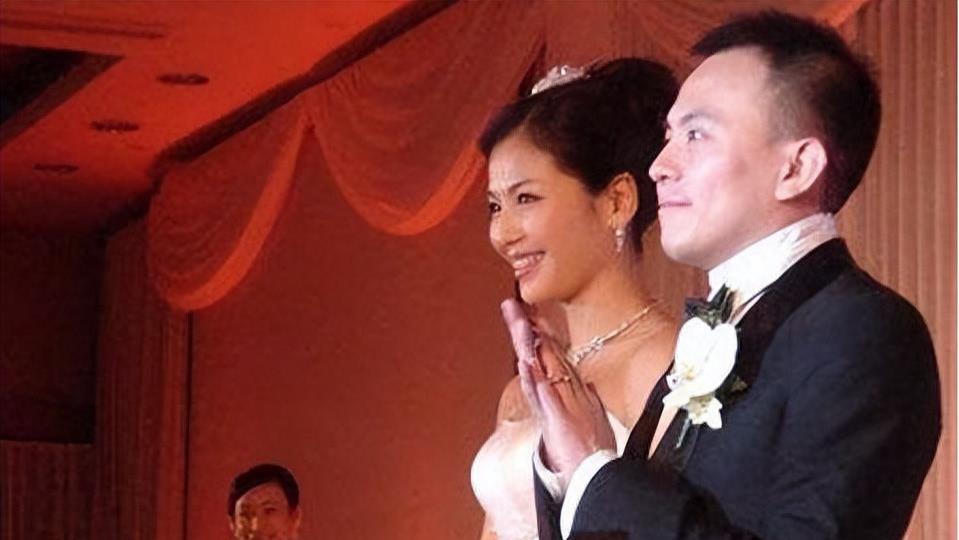 刘涛老公又欠20亿？崩溃发文回应：已经14年了，真的很累