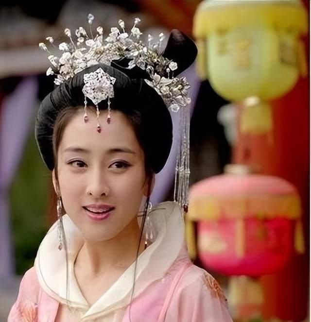 从第一部《大唐歌飞开始,马苏就一直不老实.