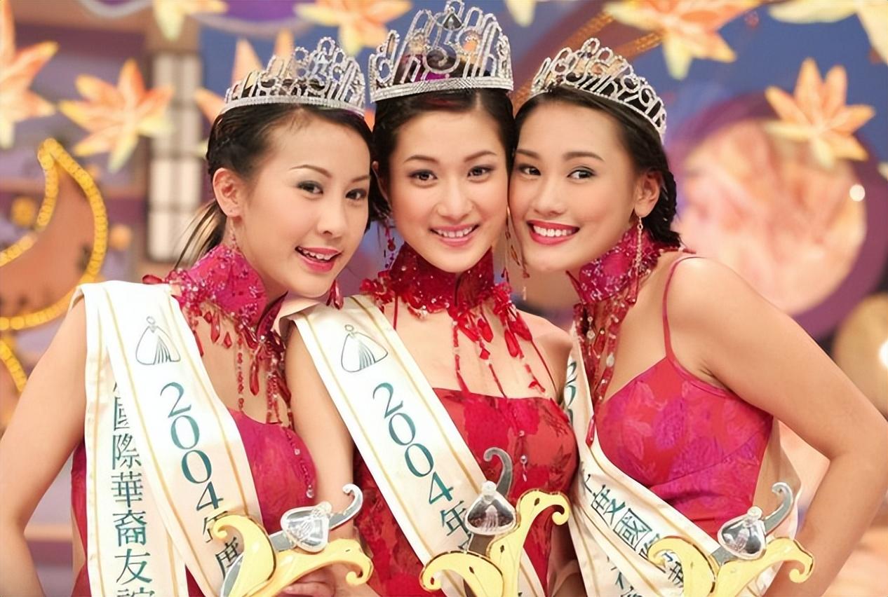 钟嘉欣，笑口常开，好彩自然来