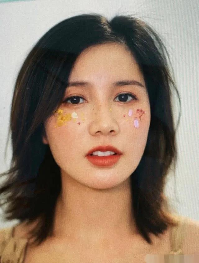 黄景瑜前妻王雨馨背景揭秘：从求职小妹到千万富婆的华丽转身！