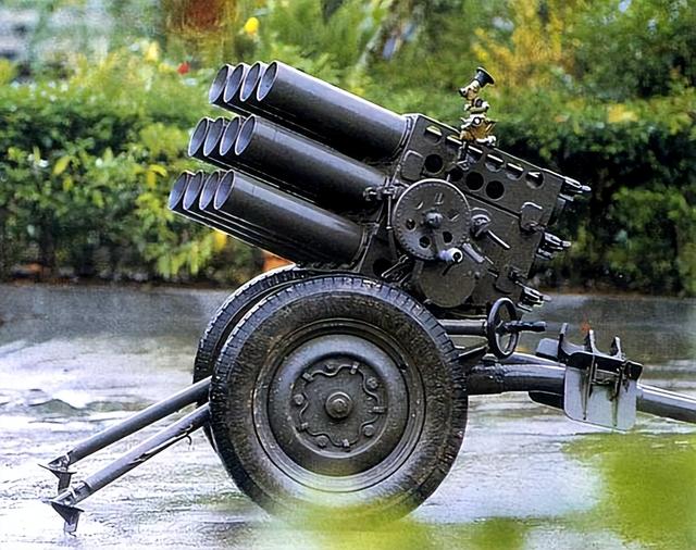 之外,还研发出一些中国独有口径的武器,比如140毫米迫击炮(未服役)等