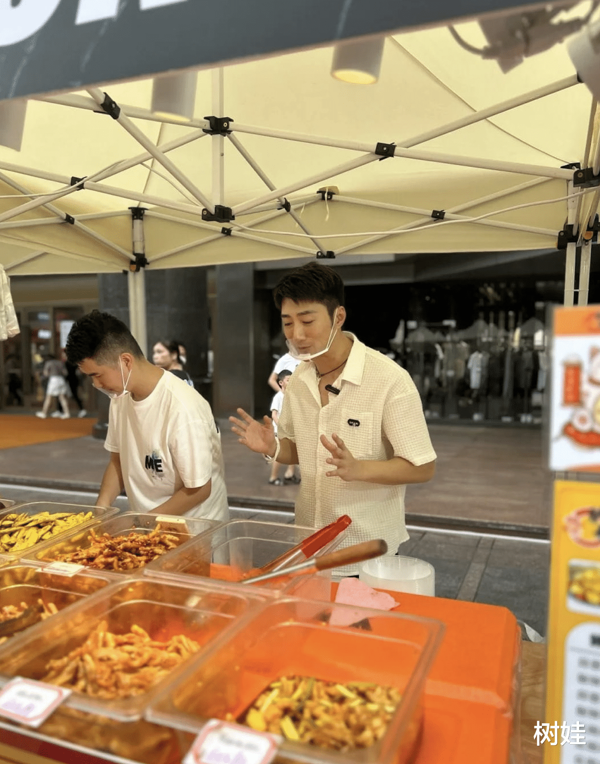39岁TVB男星广州街头卖鸡脚，离巢9年做餐饮，曾开10家食肆全倒闭