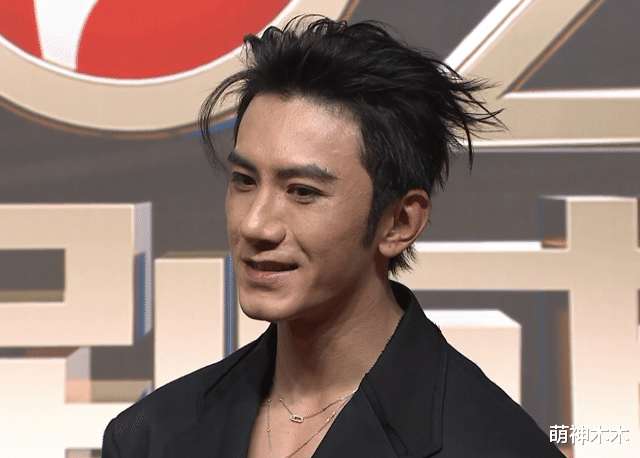 国剧盛典红毯生图来了!女星大浓妆男星满脸坑,没了滤镜状态真实