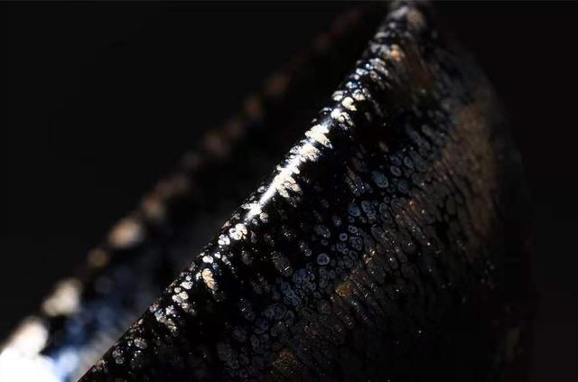 建盏|为什么油滴盏比兔毫盏还贵?你更喜欢油滴还是兔毫盏?