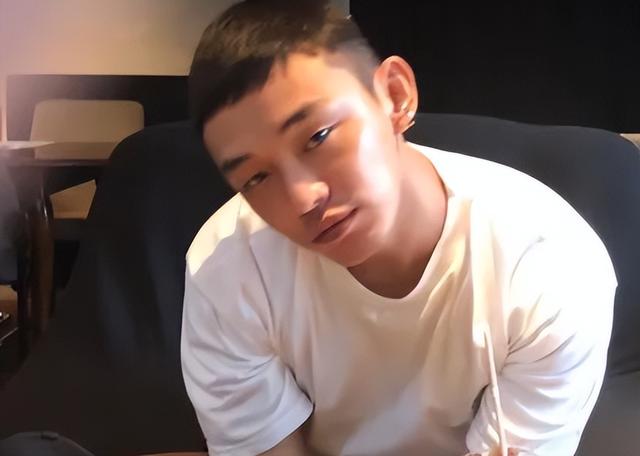 |顶级影帝刘亚仁的陨落,让“隐忍”许久的韩国人,出了口恶气