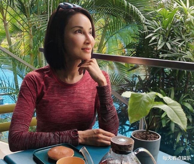 《寻秦记》剧中女星现状：4位未婚1位离世，善柔至今无儿无女