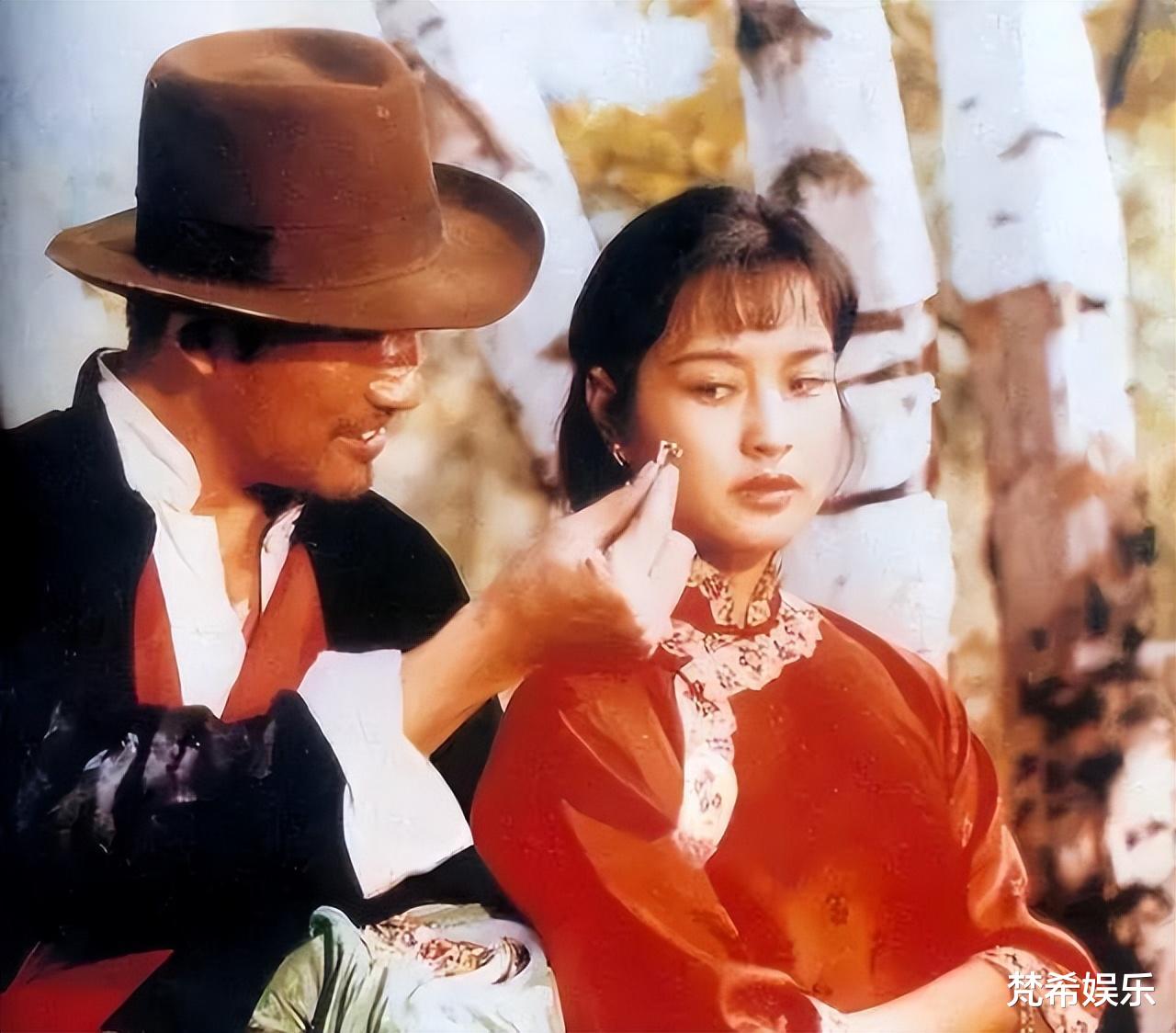 刘晓庆翻车引发争议!拉皮美容还推销抗衰产品,奶奶的年纪演少女