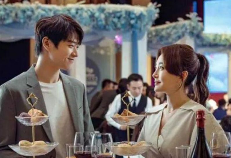 Angelababy|钟汉良秦岚新剧路透，男方身材高大颜值回春，路人视角被赞帅气