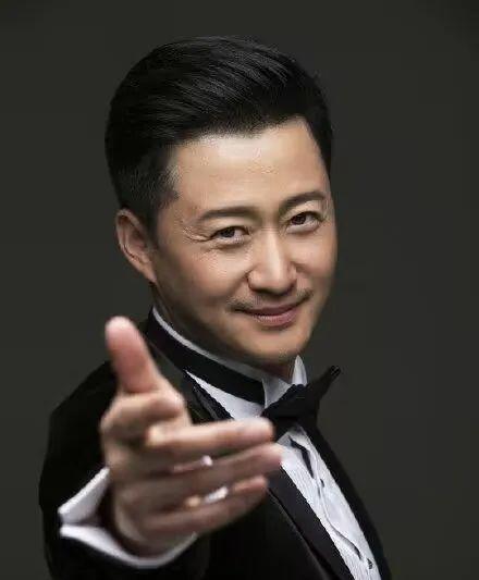 江疏影|华表奖搞笑时刻：刘烨嗑瓜子，邓超直播“玩梗”，江疏影颁奖口误