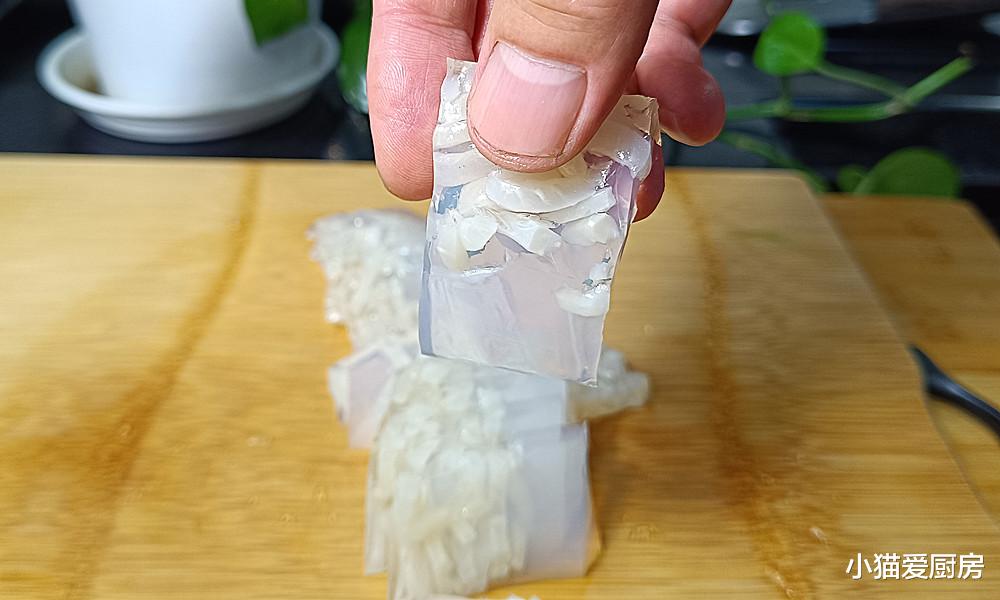 猪皮冻|猪皮不要再扔掉,教您熬制成皮冻,营养又味美,大人孩子都爱吃