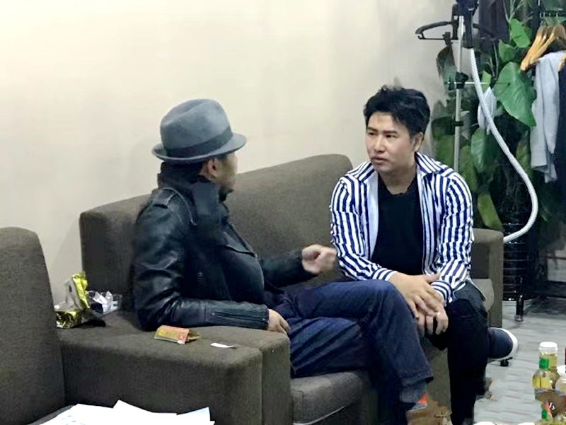 欧弟|梦回《天天向上》！汪涵素颜出镜胡子花白，欧弟脸颊暴瘦变化太大