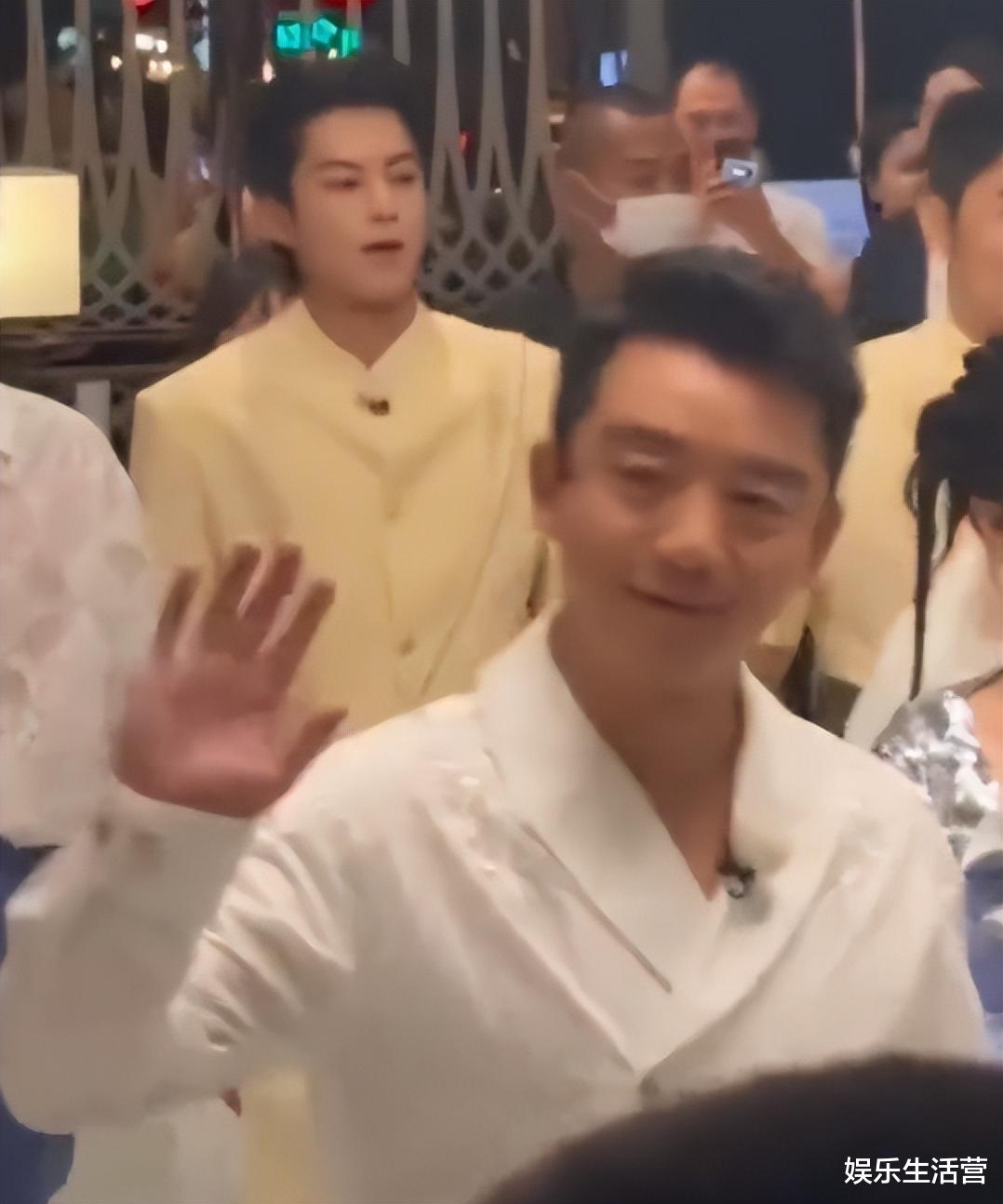 苗苗|太拼!苗苗3胎生女,未出哺乳期怀孕,郑恺忙飞泰国,称一言难尽