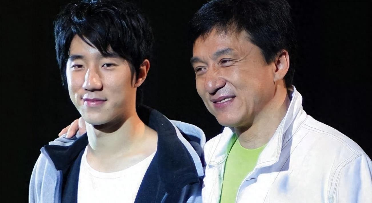 亲生父子终于相认了!成龙与邓丽君后裔终于相认,家业因果尽显!