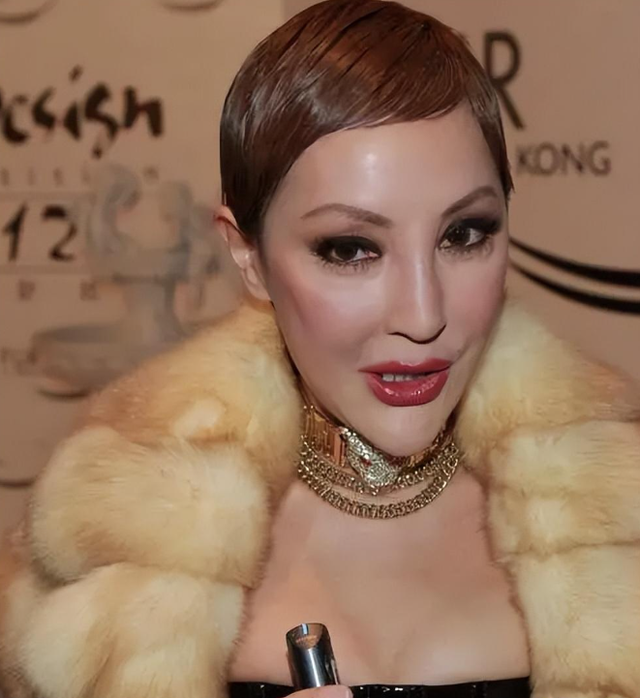 曾经美得不可方物,如今走在路上已认不出,这5位女星终究是老了