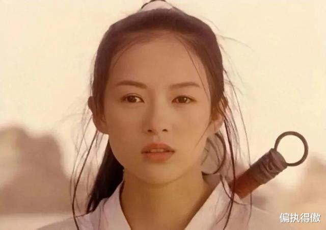 章子怡|22年前，章子怡见成龙，成龙：礼物呢？子怡：我就是今晚的礼物