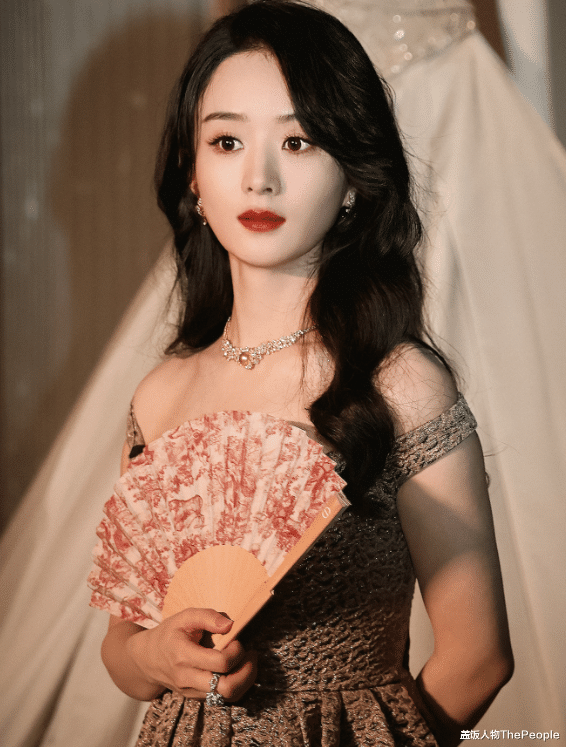 发型 有种整容叫女星换发型,杨颖短发撞脸王子文,陈都灵烫发犹如换头