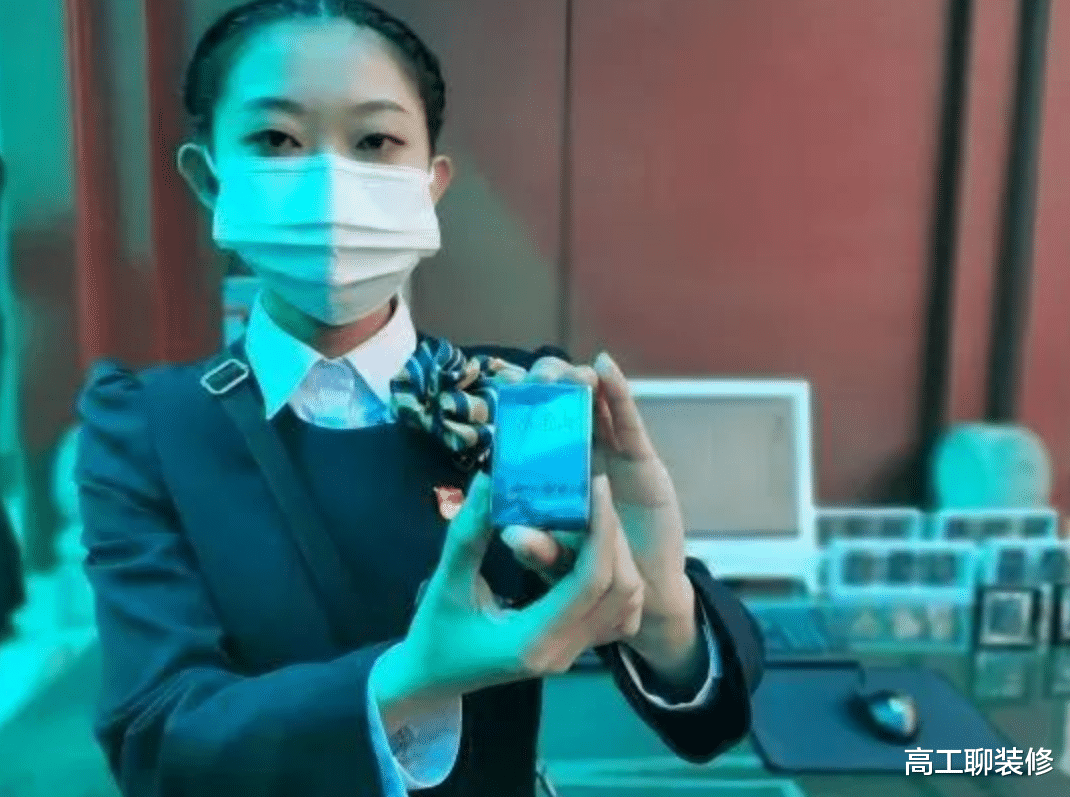 八宝山|24岁美女在八宝山做火化师,每日焚烧60具尸体,亲人都嫌晦气